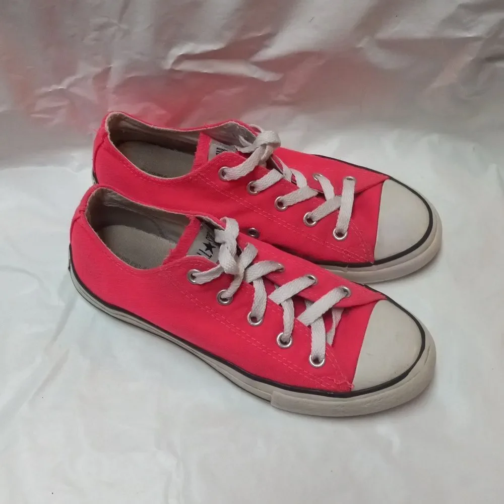 Converse Hot Pink Low Top Little Girl Size 2 Youth